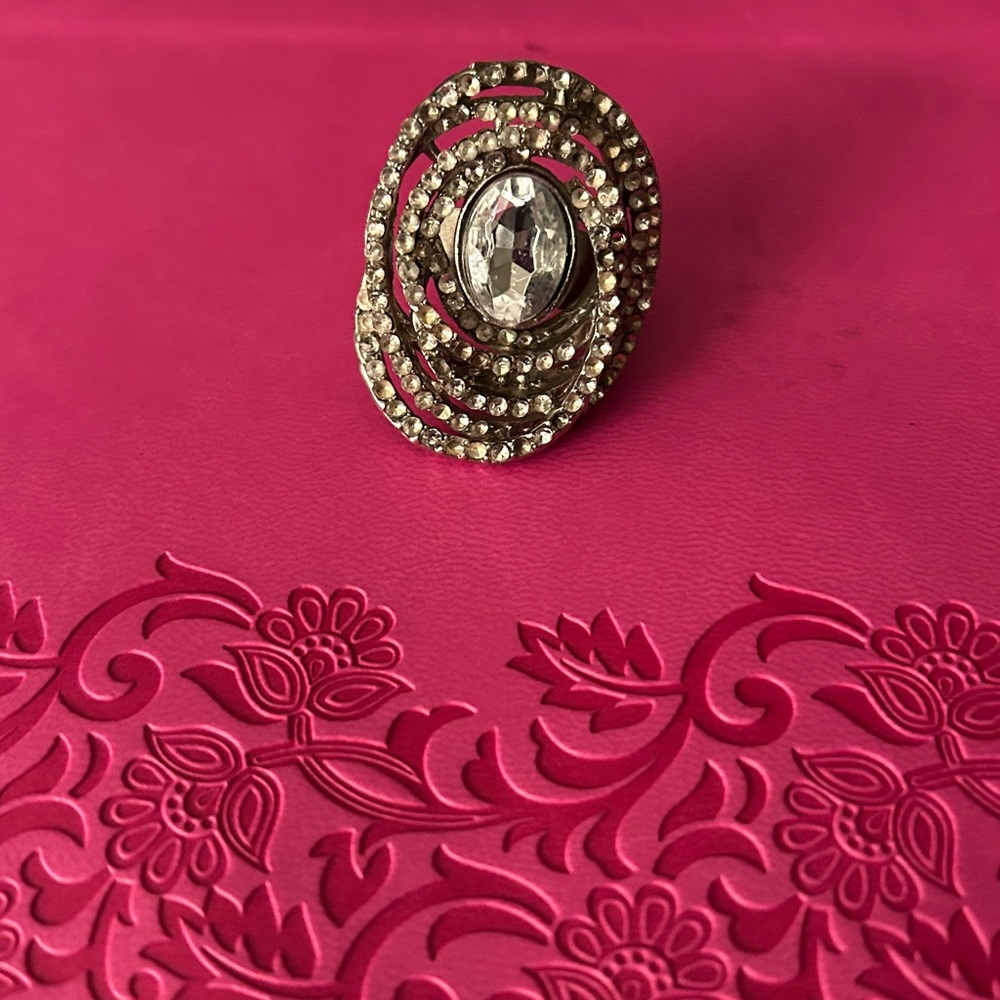 Elegant Silver Crystal Swirl Ring
